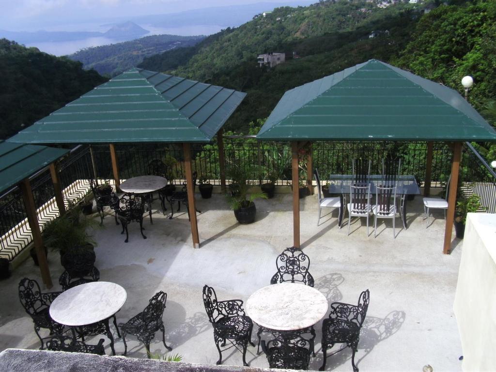 Royal Taal Inn Tagaytay City Extérieur photo