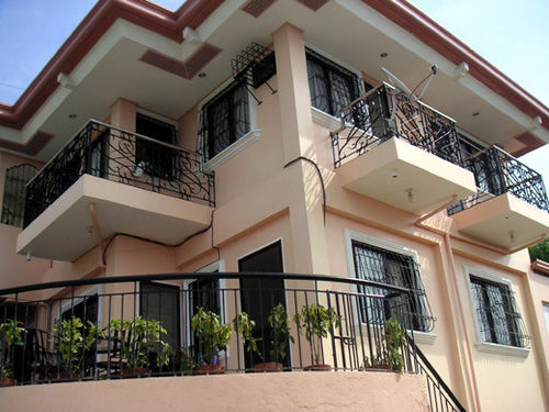 Royal Taal Inn Tagaytay City Extérieur photo