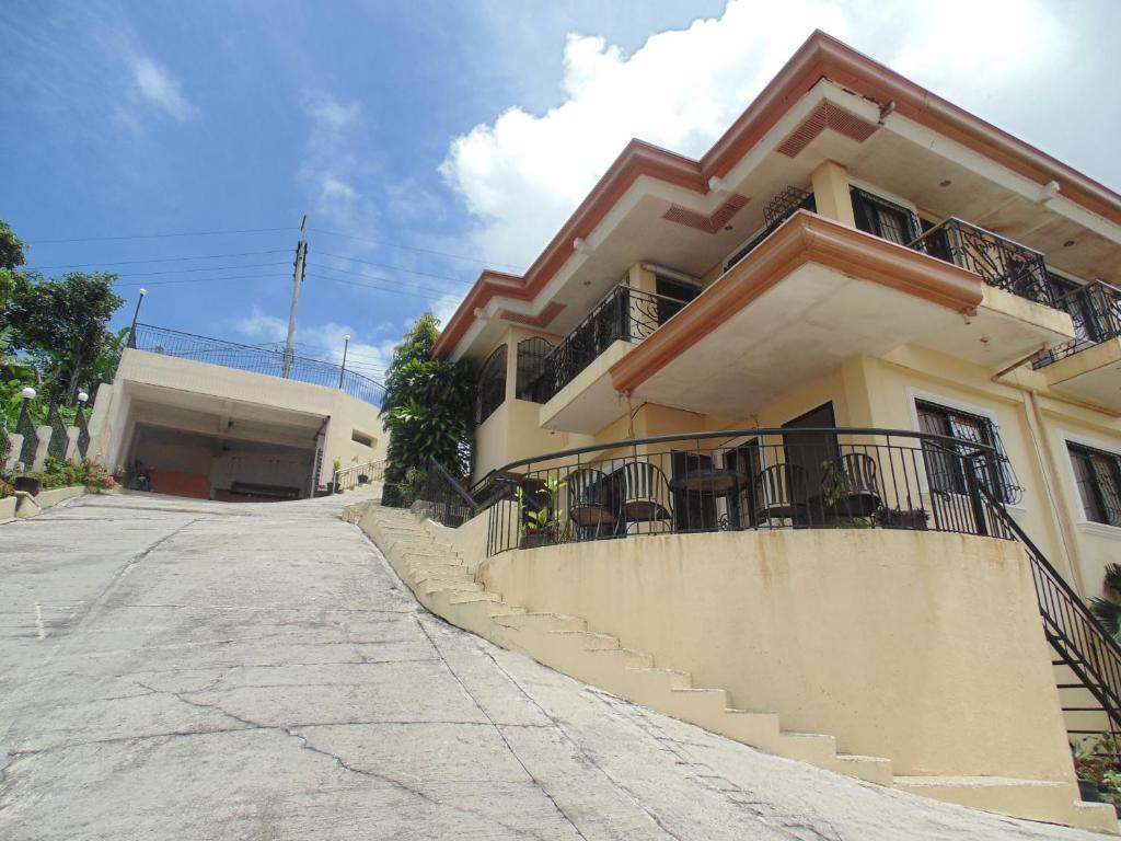Royal Taal Inn Tagaytay City Extérieur photo