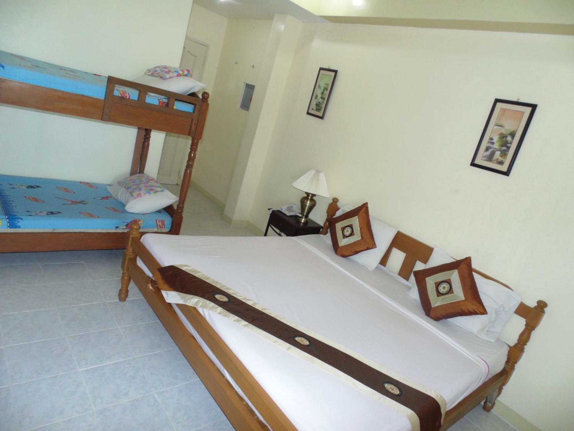 Royal Taal Inn Tagaytay City Extérieur photo