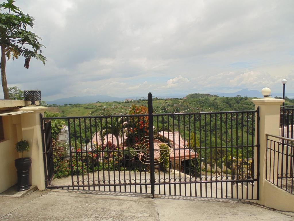 Royal Taal Inn Tagaytay City Chambre photo