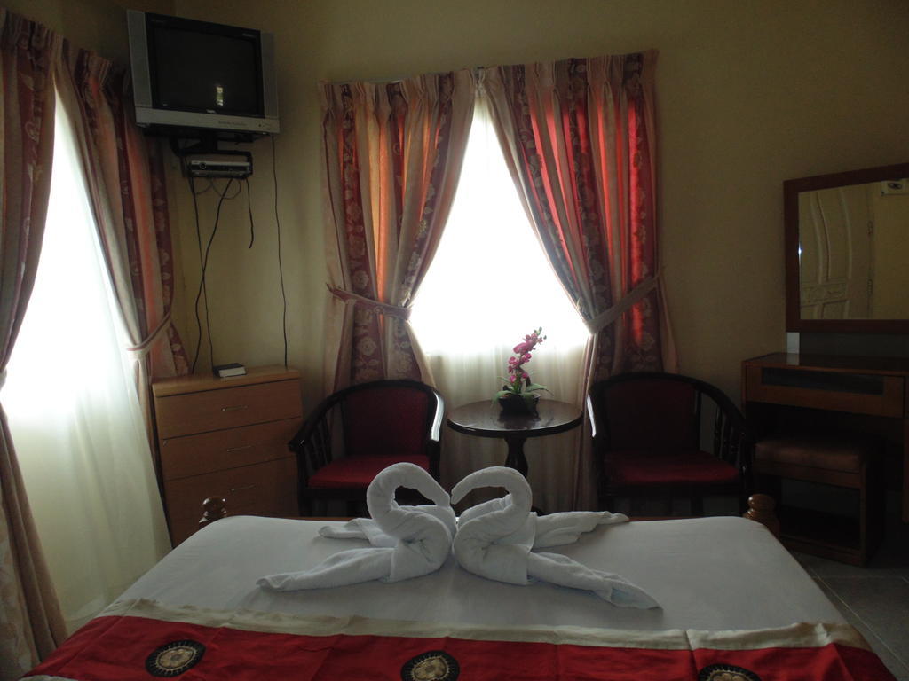 Royal Taal Inn Tagaytay City Extérieur photo