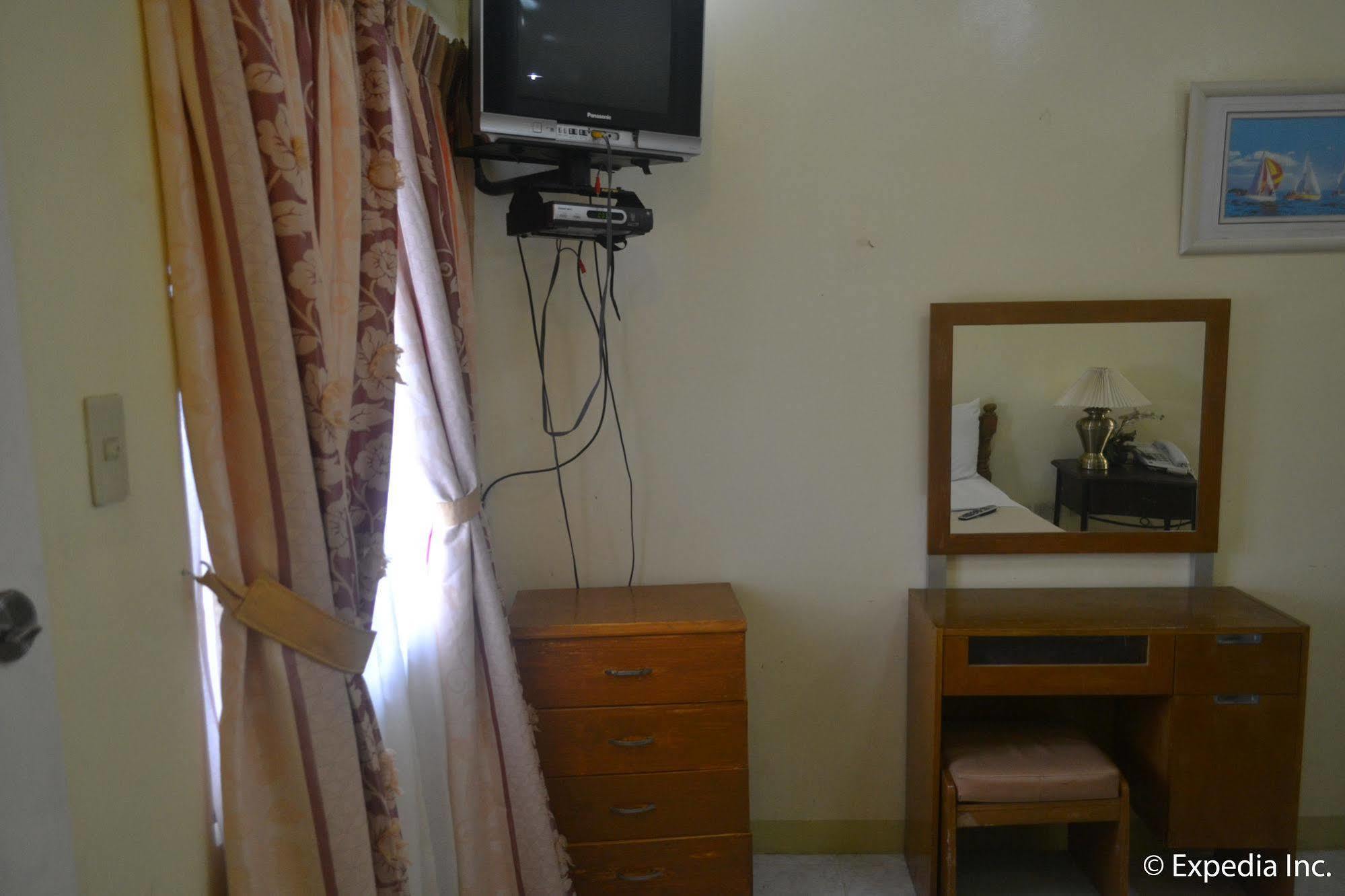 Royal Taal Inn Tagaytay City Extérieur photo