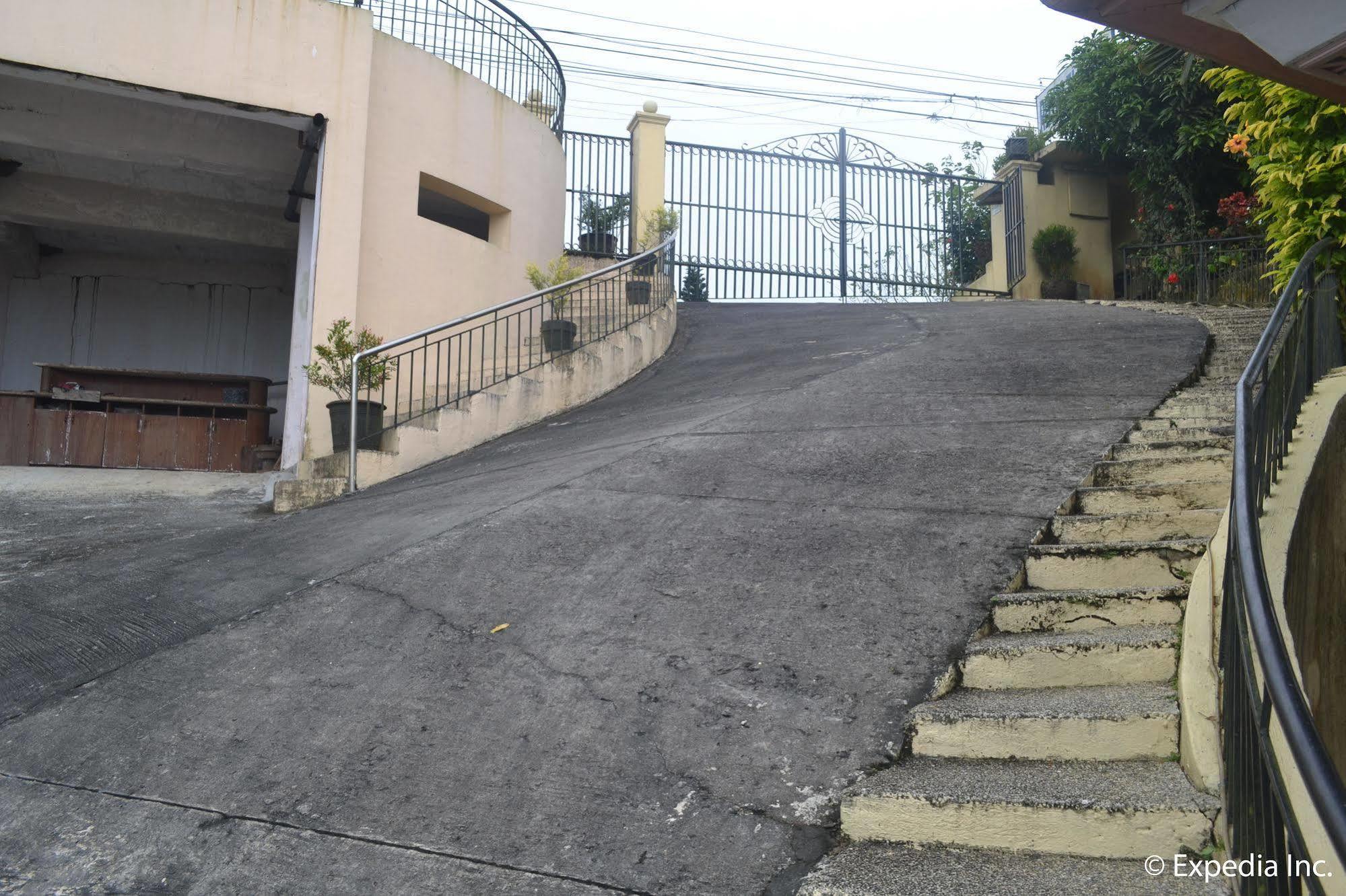 Royal Taal Inn Tagaytay City Extérieur photo
