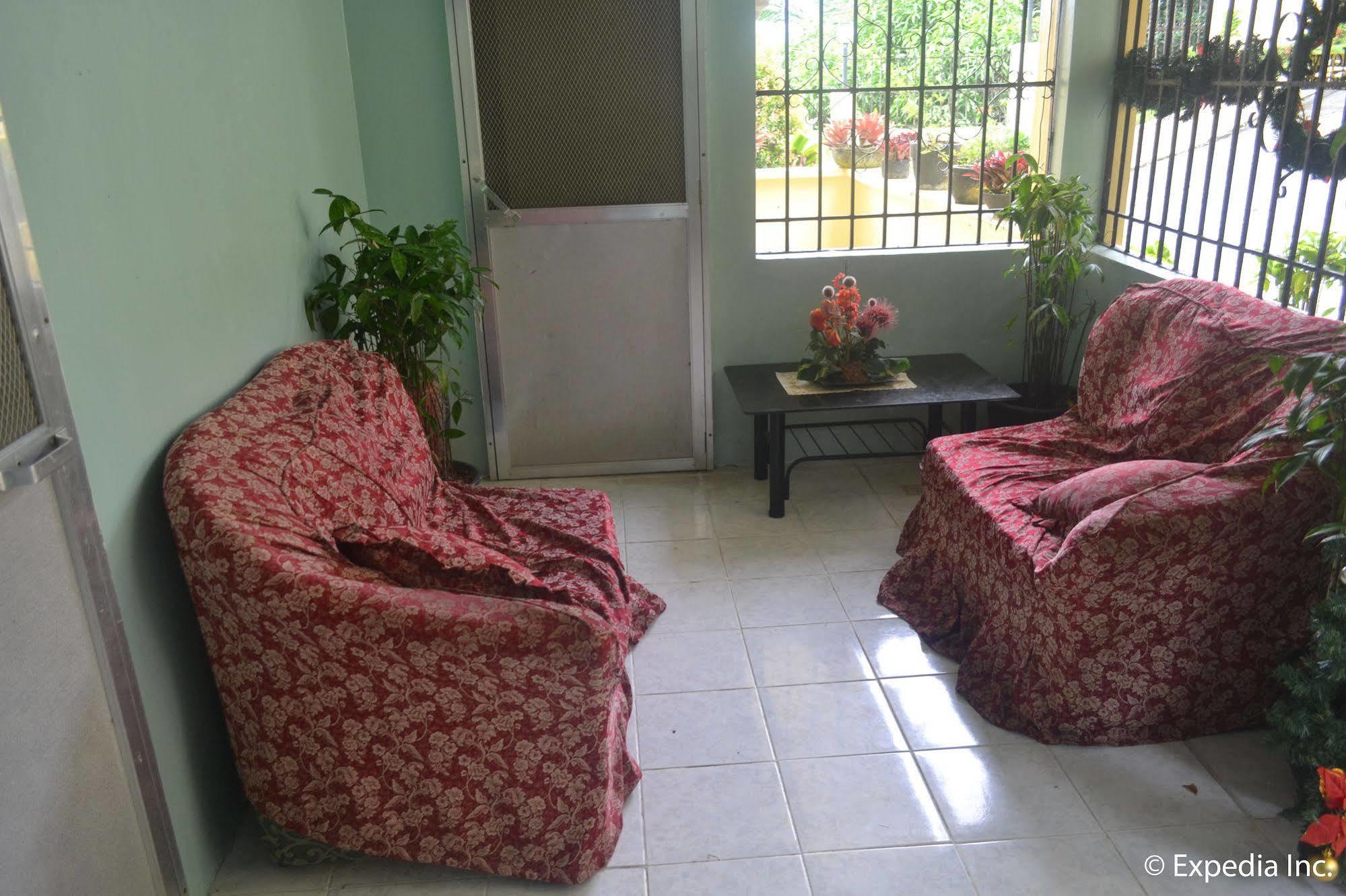 Royal Taal Inn Tagaytay City Extérieur photo
