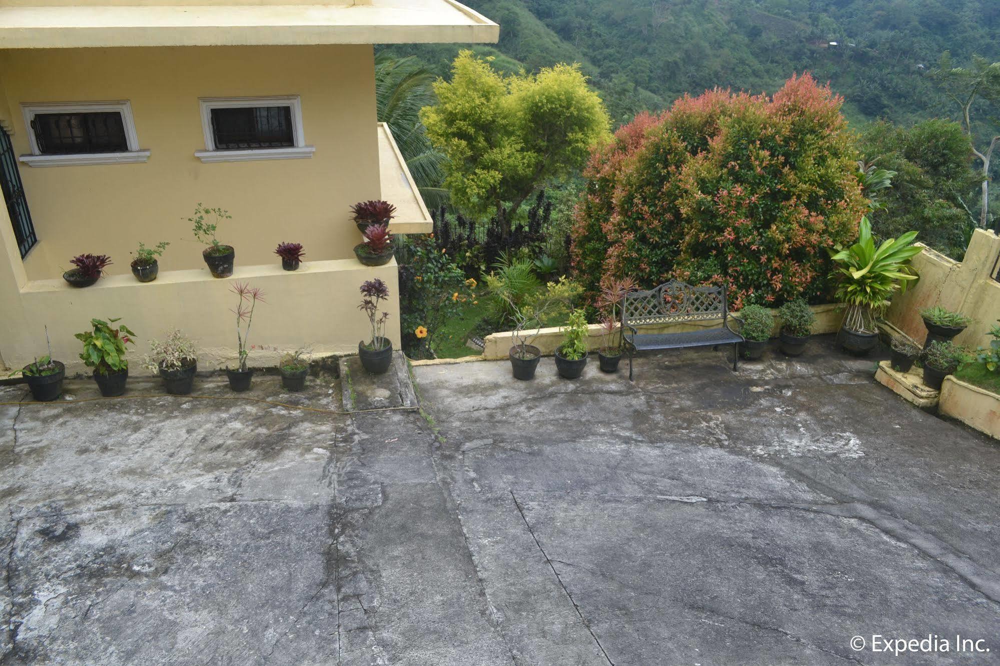Royal Taal Inn Tagaytay City Extérieur photo