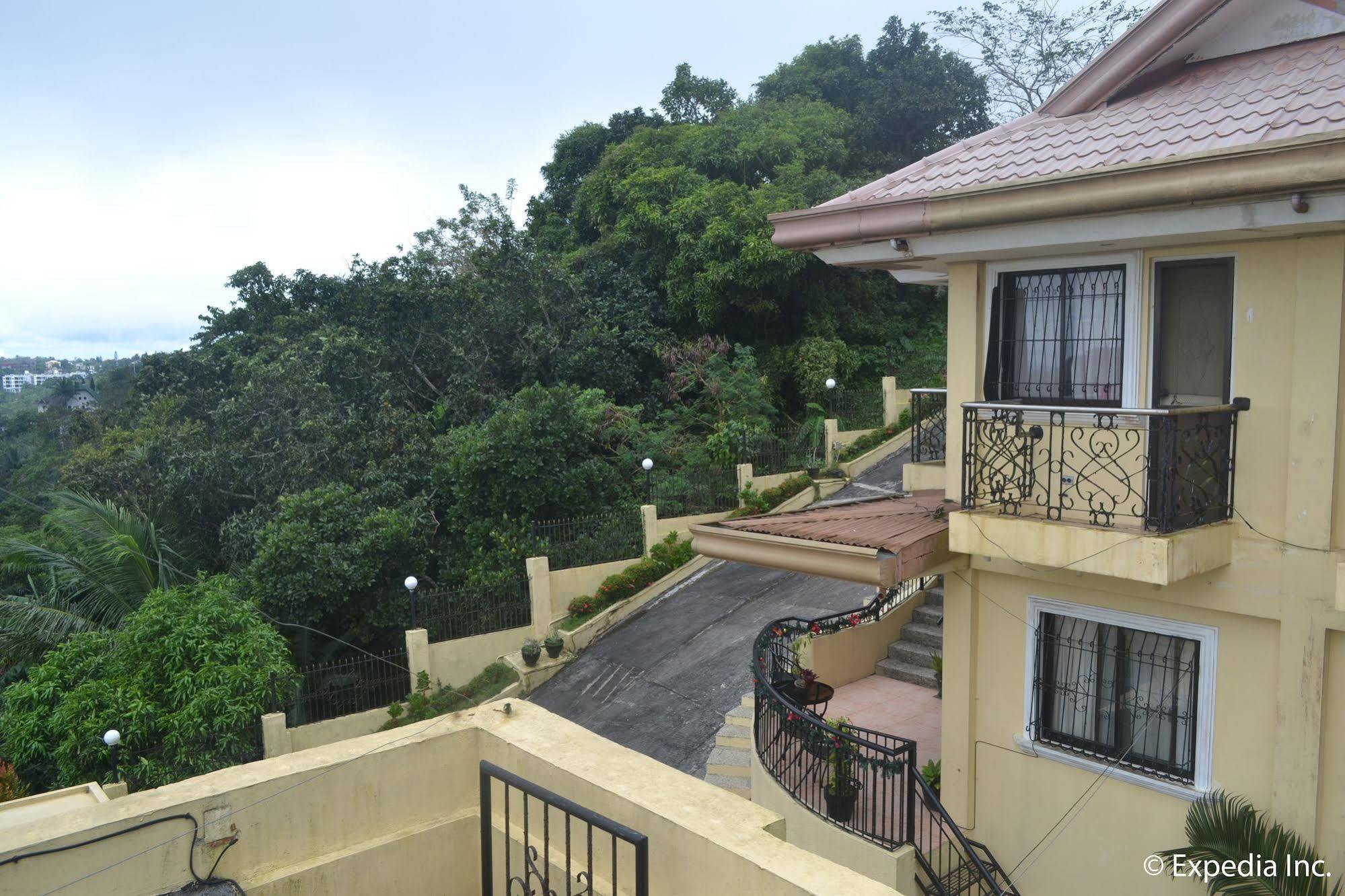 Royal Taal Inn Tagaytay City Extérieur photo