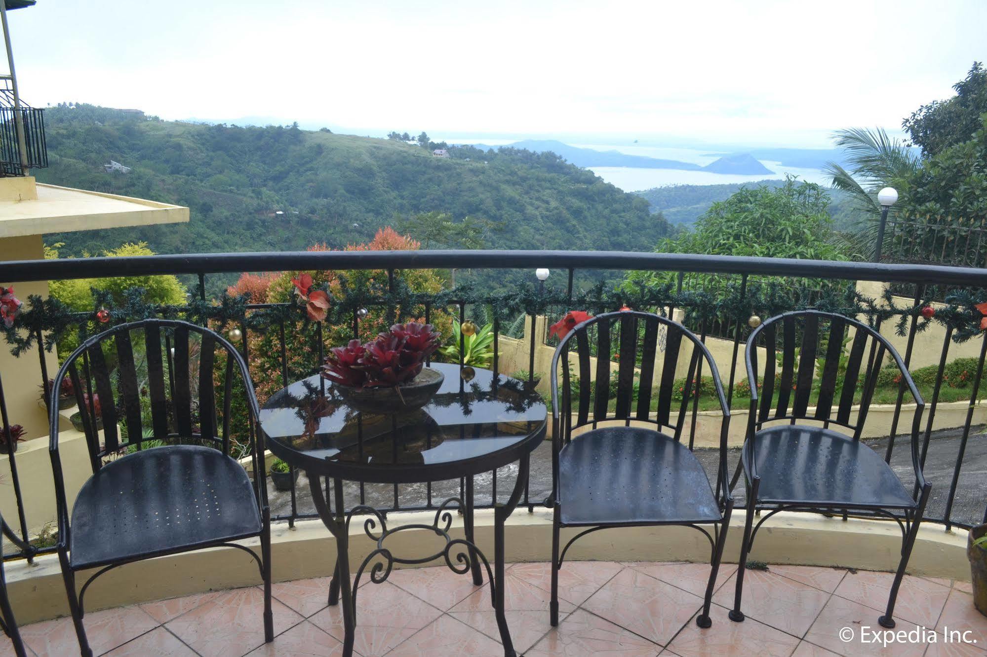 Royal Taal Inn Tagaytay City Extérieur photo